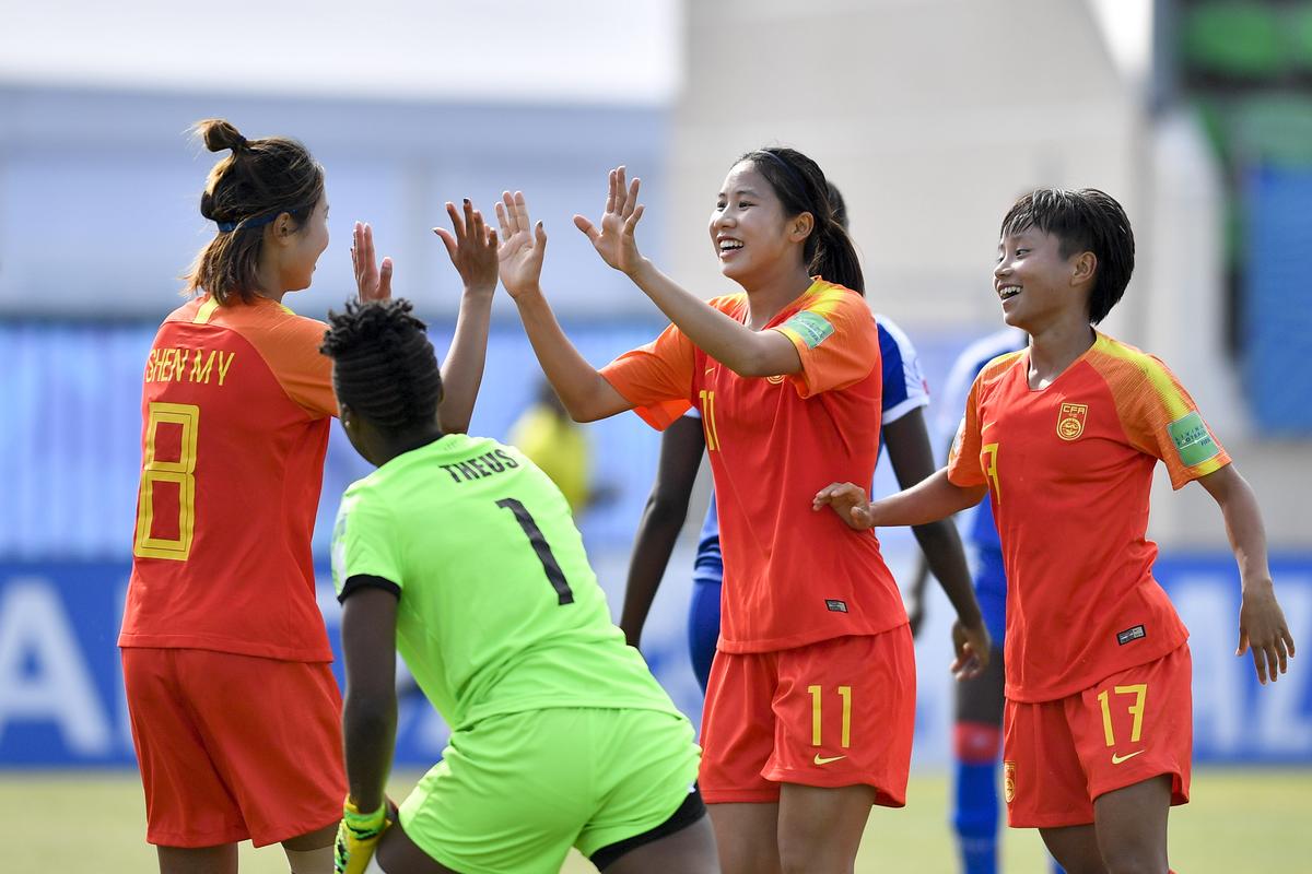中国女足2-1海地进球
